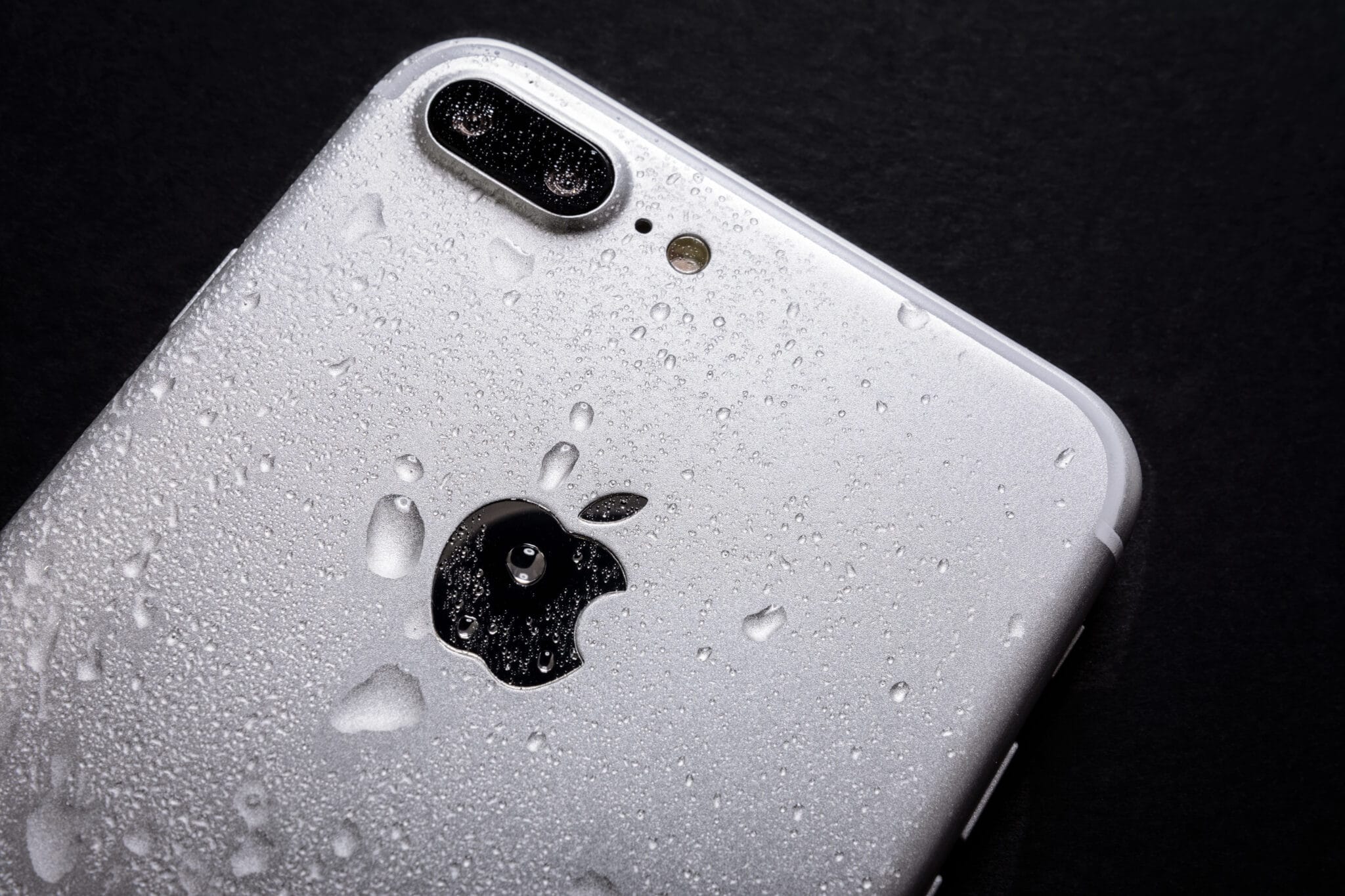 Iphone Touchscreen Reagiert Nicht Nach Wasserschaden iPhone geht nach Wasserschaden nicht mehr an